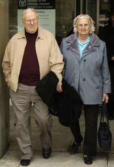 Robert Edmonds and wife Theresa Edmonds leave the courthouse at 361 University Ave. in Toronto, Ont. Feb. 28, 2006. (Kevin Van Paassen/The Globe and Mail)